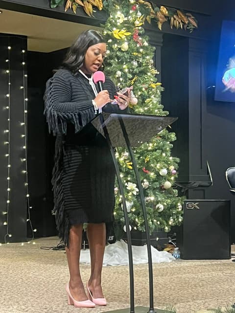Worship at Romans 116 Church in Lynnwood, Washington (5)